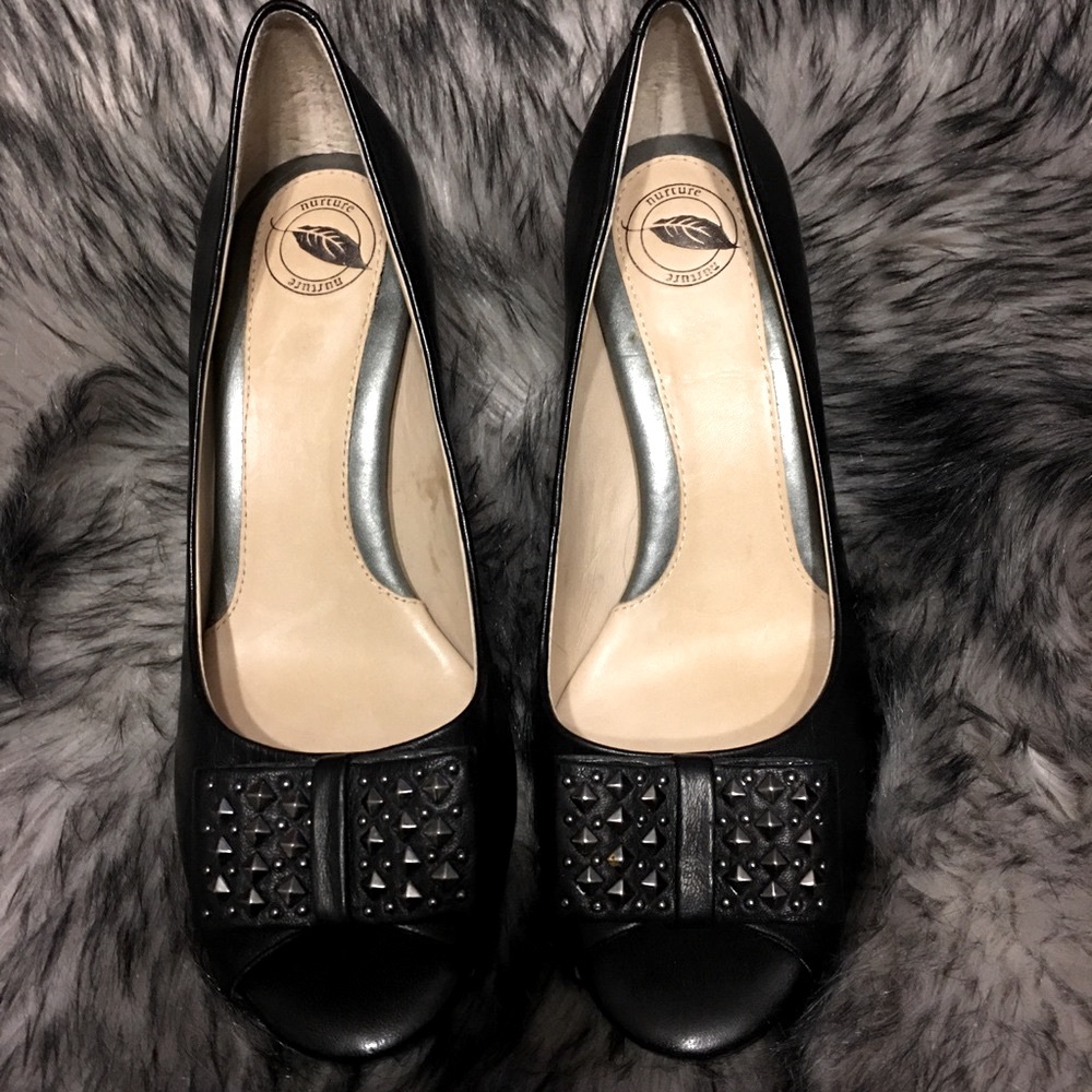 Nurture Pumps Bow Metal Studs 2-3/4” Almost 3”